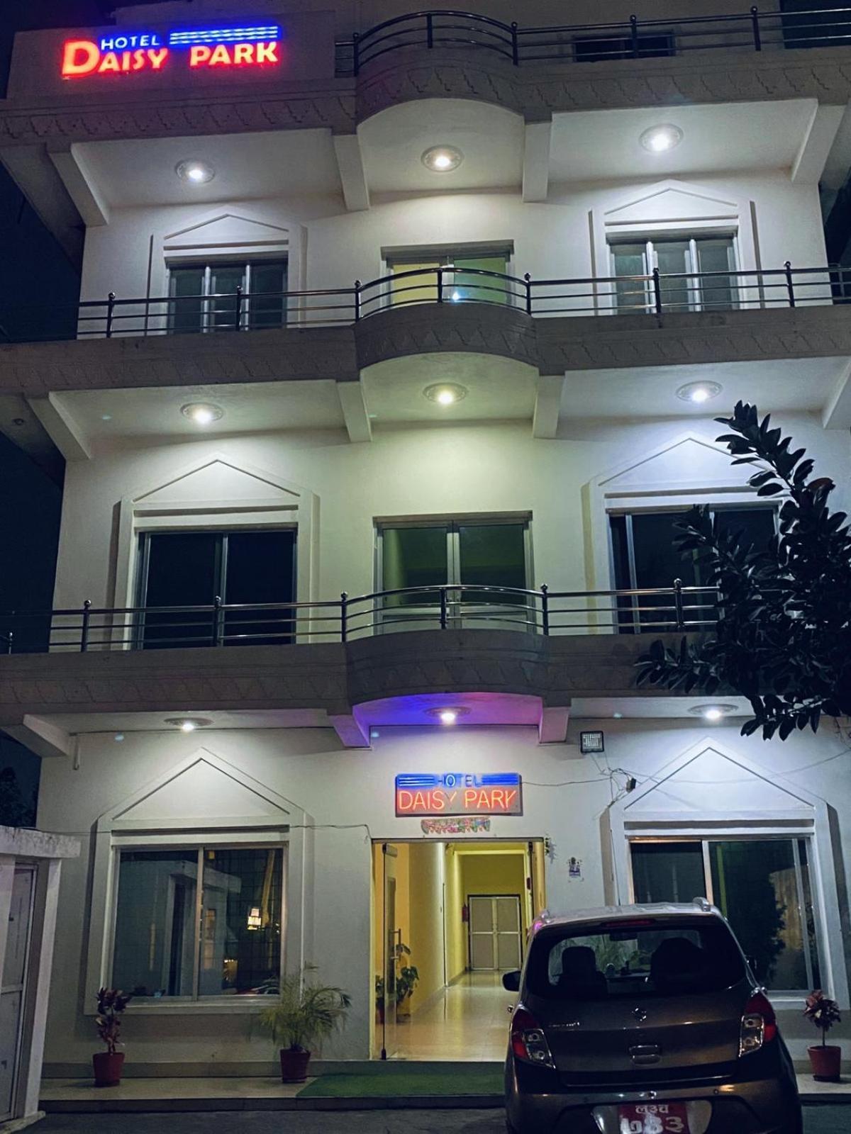 Hotel Daisy Park Bhairāhawā 외부 사진