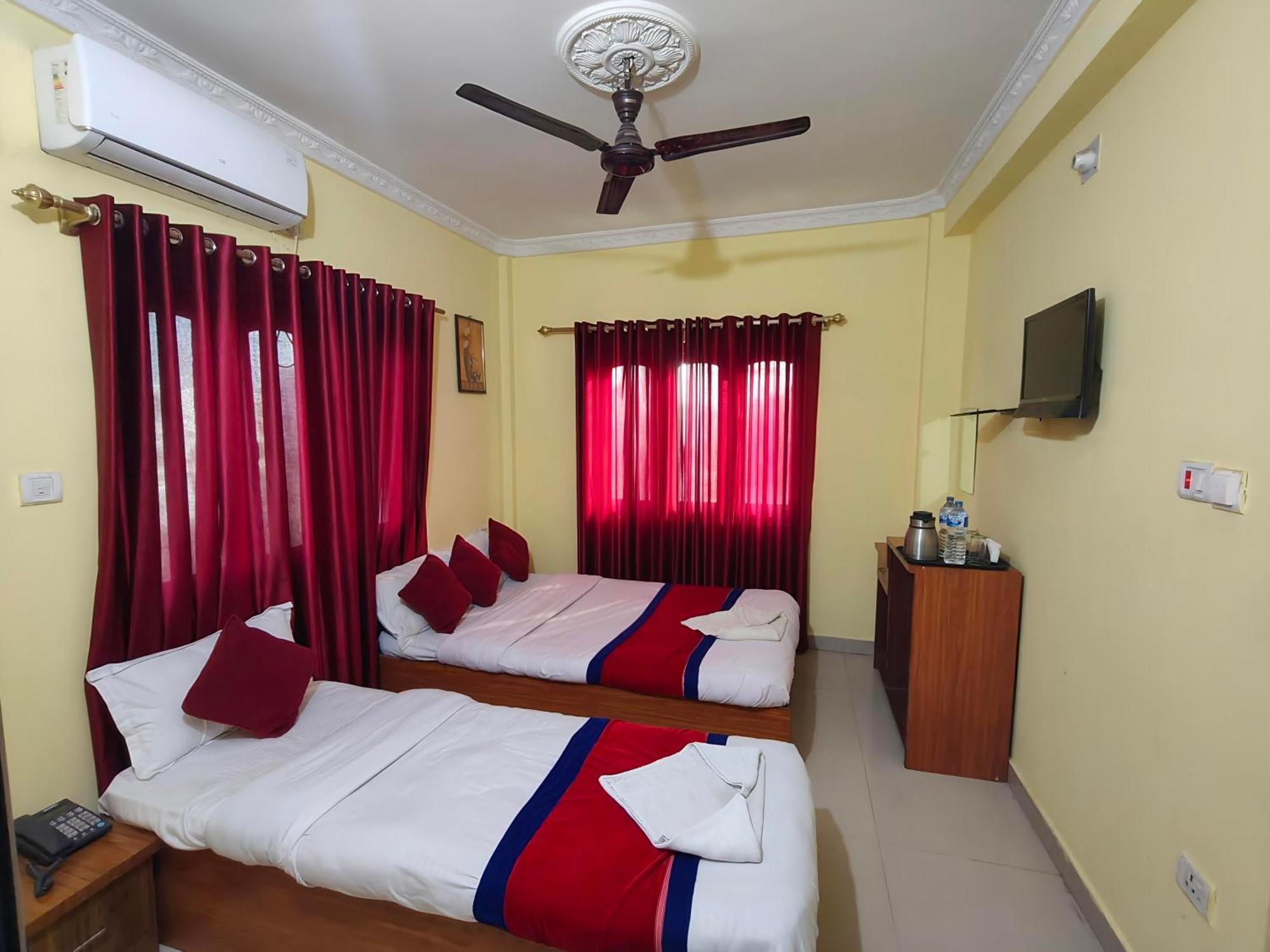 Hotel Daisy Park Bhairāhawā 외부 사진